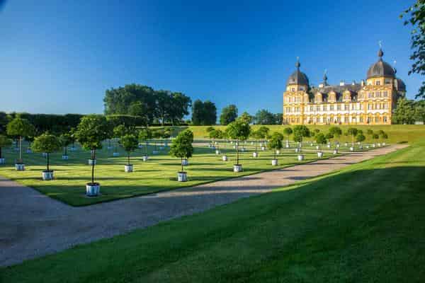 Die Sommerserenaden in Schloss Seehof bieten klassische Konzerte